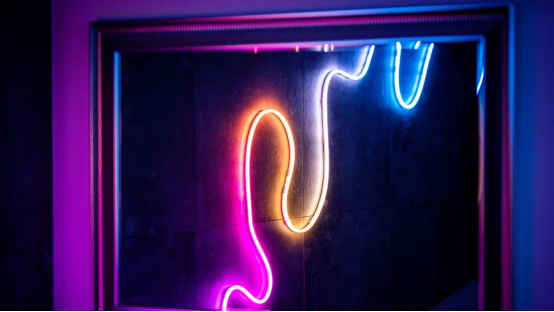Αισθητική: LED Neon Sign vs Glass Glow